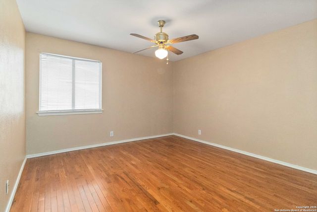 5207 WOOD GLEN DR, San Antonio, TX 78244