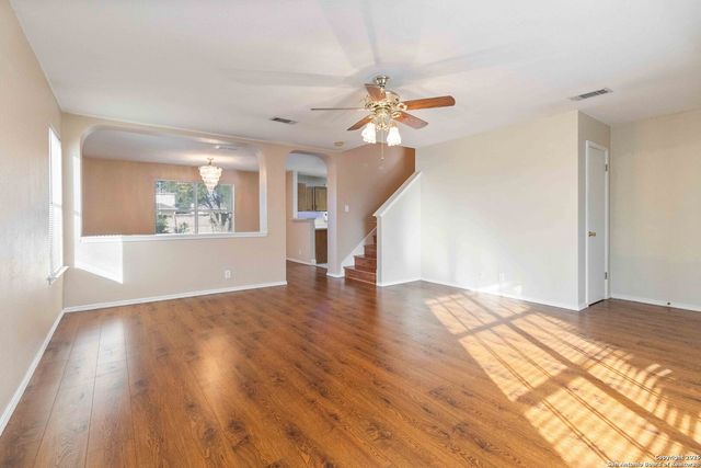 5207 WOOD GLEN DR, San Antonio, TX 78244