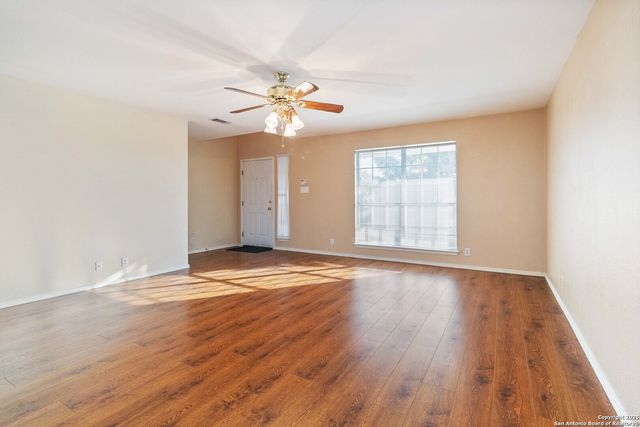 5207 WOOD GLEN DR, San Antonio, TX 78244