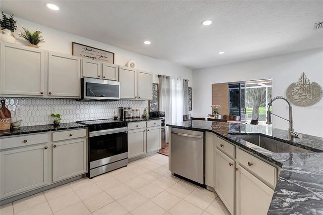 18147 CANAL POINTE STREET, Tampa, FL 33647