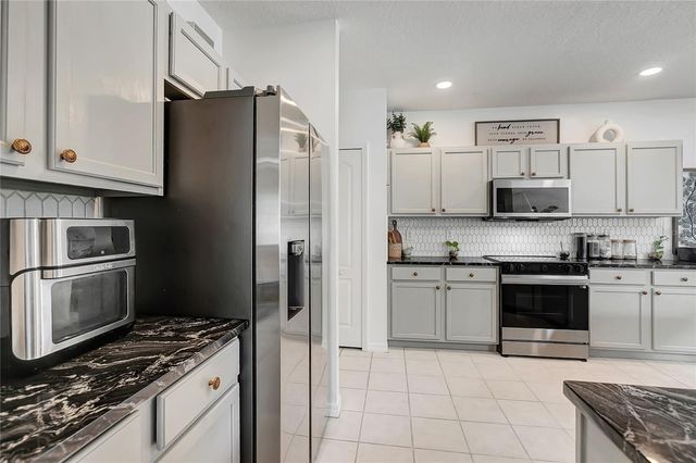 18147 CANAL POINTE STREET, Tampa, FL 33647