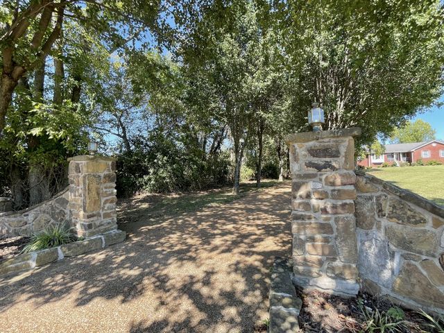 6914 Burkitt Rd, Antioch, TN 37013