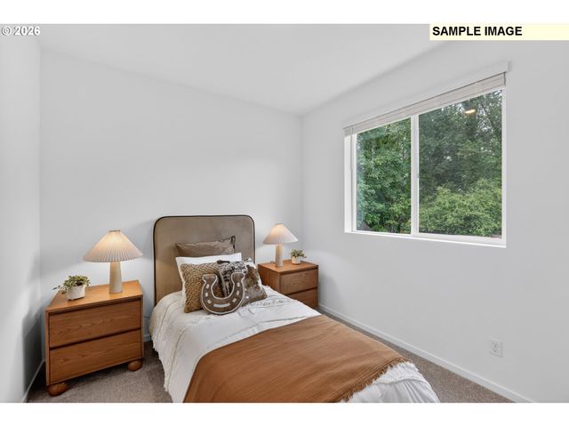 1566 N YOUNG St, Lafayette, OR 97127