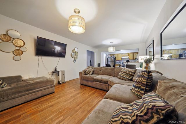 831 E 221st Street, Bronx, NY 10467