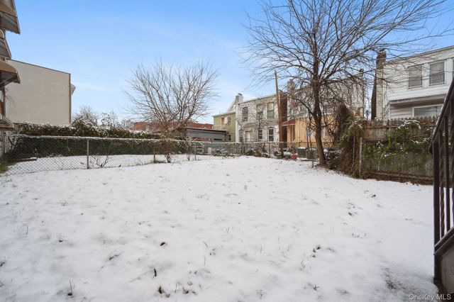 831 E 221st Street, Bronx, NY 10467