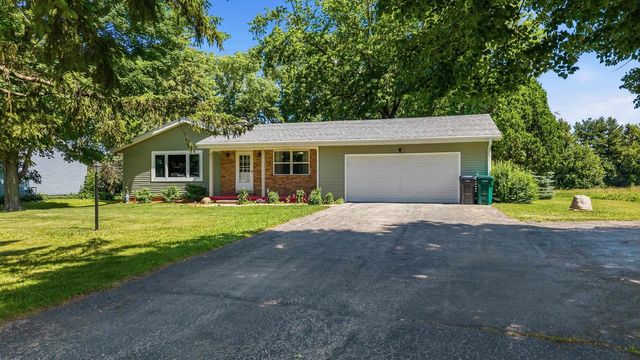 W9076 Heritage Hills Road, Beaver Dam, WI 53916