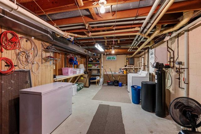 W9076 Heritage Hills Road, Beaver Dam, WI 53916