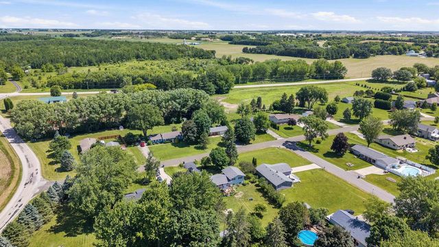 W9076 Heritage Hills Road, Beaver Dam, WI 53916