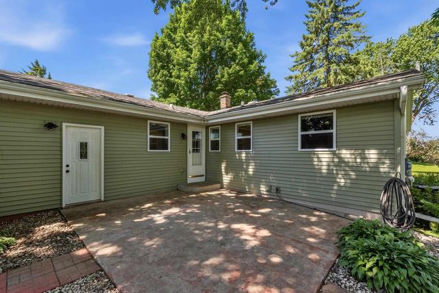 W9076 Heritage Hills Road, Beaver Dam, WI 53916