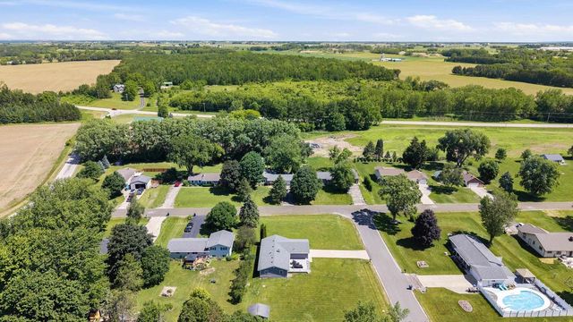 W9076 Heritage Hills Road, Beaver Dam, WI 53916