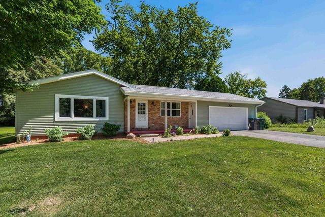 W9076 Heritage Hills Road, Beaver Dam, WI 53916