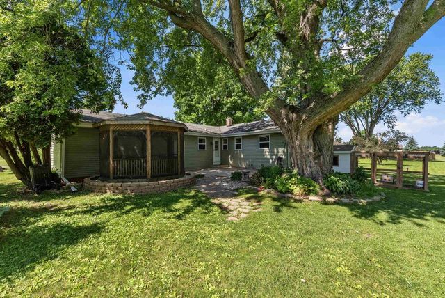 W9076 Heritage Hills Road, Beaver Dam, WI 53916
