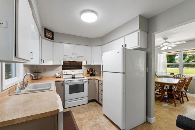 W9076 Heritage Hills Road, Beaver Dam, WI 53916