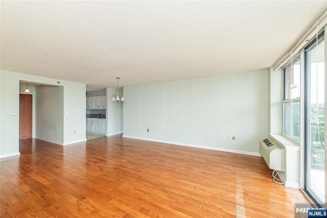 300 Main Street 716, Little Falls, NJ 07424