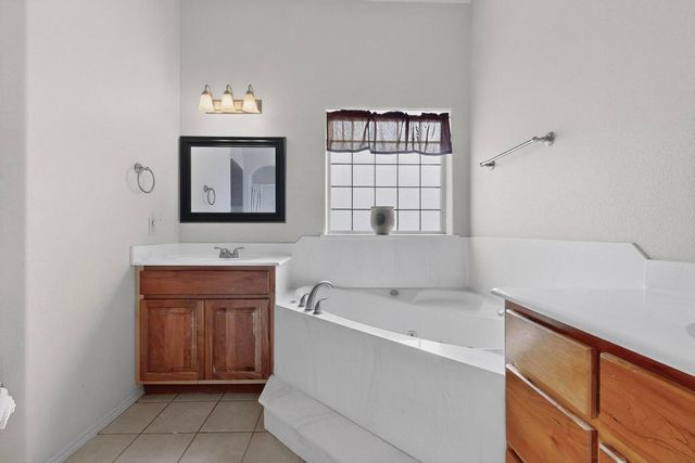 41 Pino Road, Veguita, NM 87062