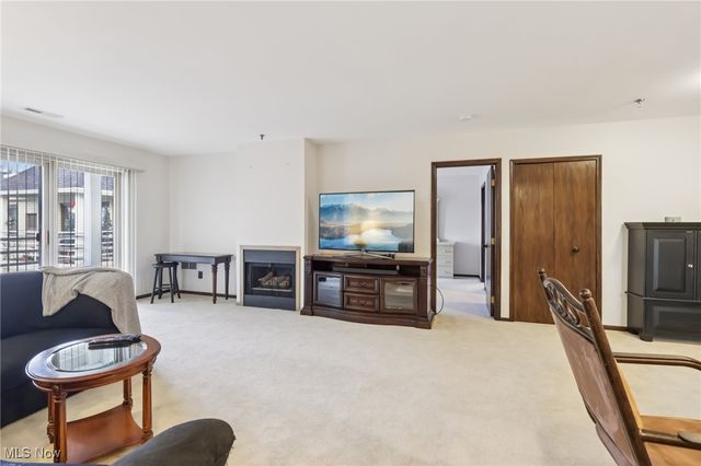 19510 Lorain Road 302, Fairview Park, OH 44126