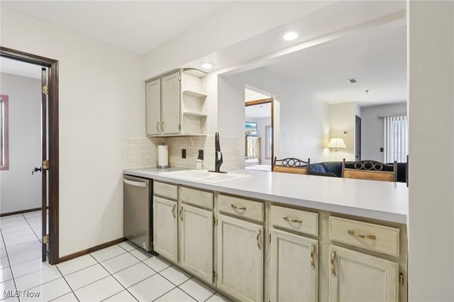 19510 Lorain Road 302, Fairview Park, OH 44126