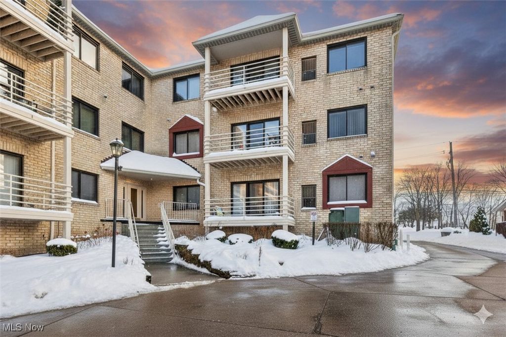 19510 Lorain Road 302, Fairview Park, OH 44126