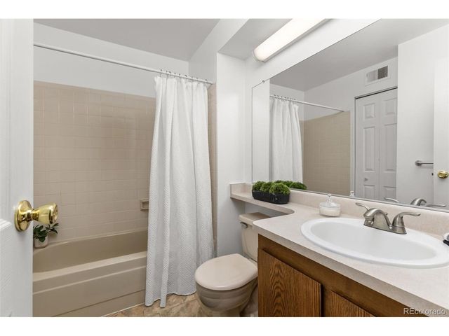 18302 E Kepner Pl 203, Aurora, CO 80017