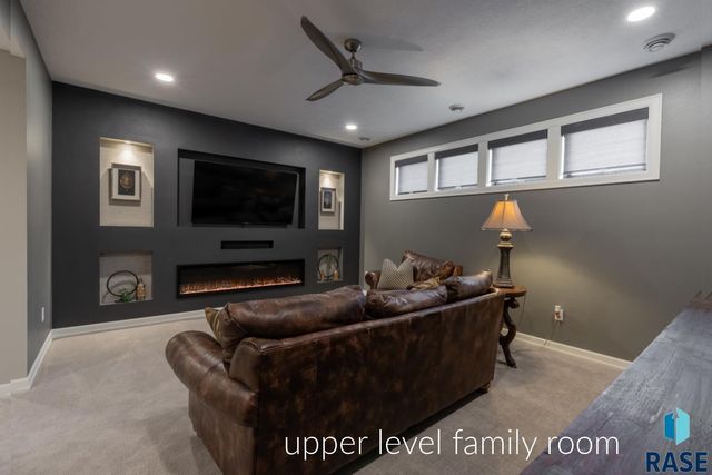 431 Brody Ct Court, Harrisburg, SD 57032