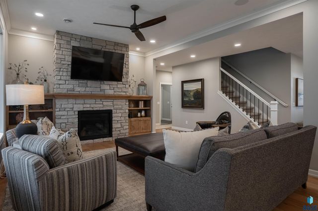 431 Brody Ct Court, Harrisburg, SD 57032