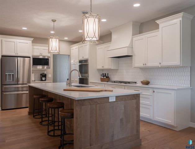 431 Brody Ct Court, Harrisburg, SD 57032