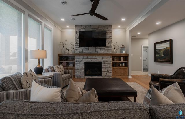 431 Brody Ct Court, Harrisburg, SD 57032