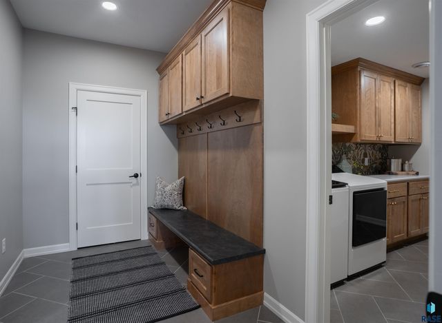 431 Brody Ct Court, Harrisburg, SD 57032