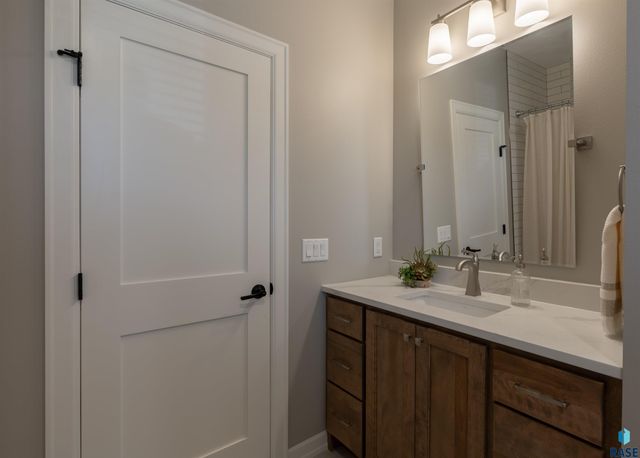 431 Brody Ct Court, Harrisburg, SD 57032