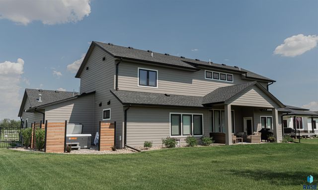431 Brody Ct Court, Harrisburg, SD 57032