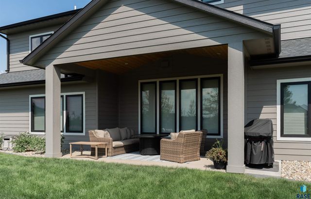 431 Brody Ct Court, Harrisburg, SD 57032