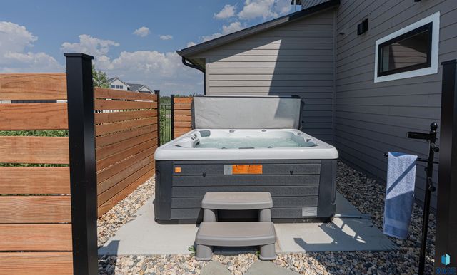 431 Brody Ct Court, Harrisburg, SD 57032
