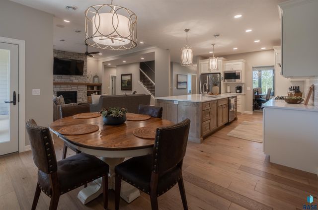 431 Brody Ct Court, Harrisburg, SD 57032