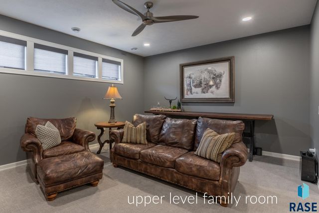431 Brody Ct Court, Harrisburg, SD 57032