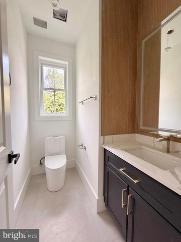 3237 SLEEPY HOLLOW RD, Falls Church, VA 22042