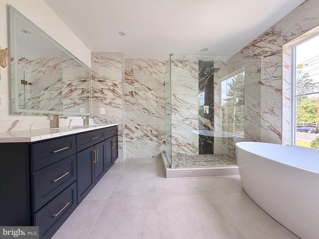 3237 SLEEPY HOLLOW RD, Falls Church, VA 22042