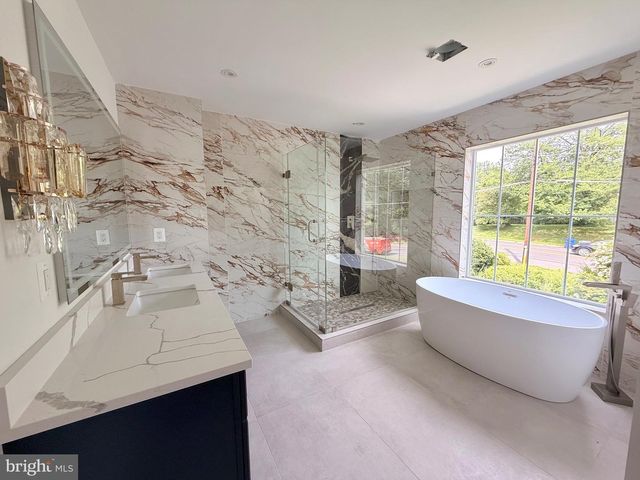 3237 SLEEPY HOLLOW RD, Falls Church, VA 22042