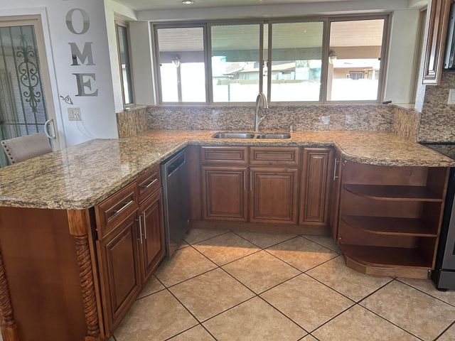 6916 W Georgia Avenue, Glendale, AZ 85303