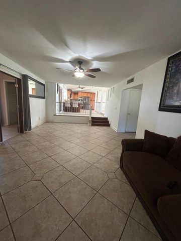 6916 W Georgia Avenue, Glendale, AZ 85303