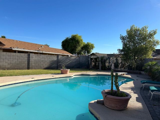 6916 W Georgia Avenue, Glendale, AZ 85303