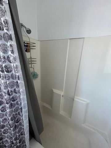 6916 W Georgia Avenue, Glendale, AZ 85303