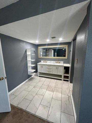 6916 W Georgia Avenue, Glendale, AZ 85303