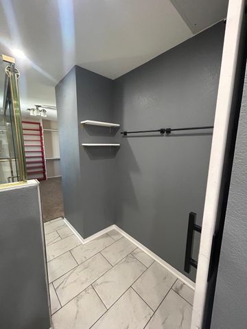 6916 W Georgia Avenue, Glendale, AZ 85303