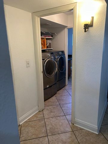 6916 W Georgia Avenue, Glendale, AZ 85303