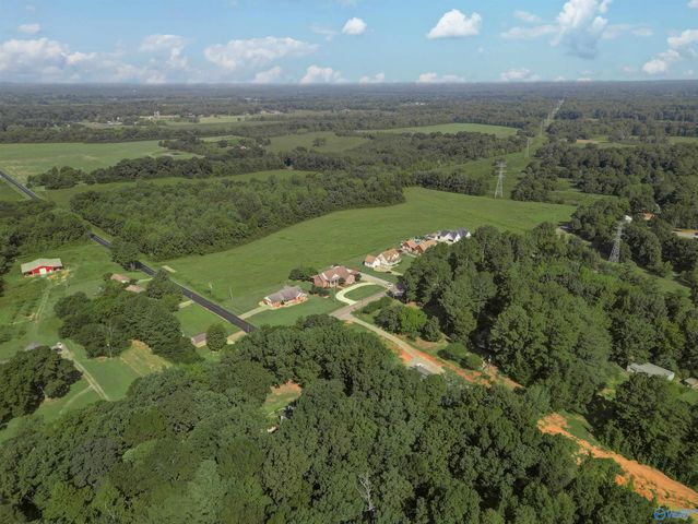 4283 Barkley Bridge Road SW, Hartselle, AL 35640