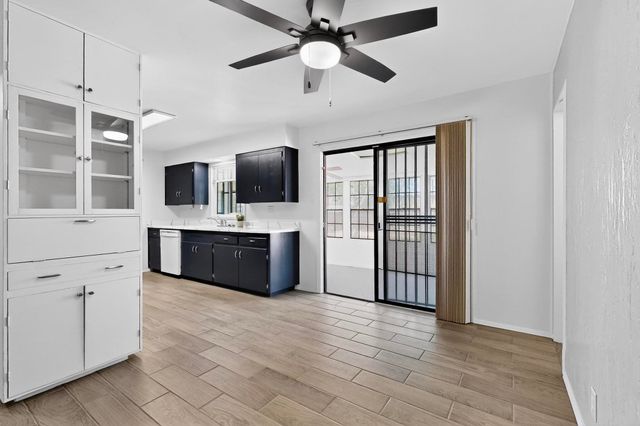 513 MESILLA Street NE, Albuquerque, NM 87108