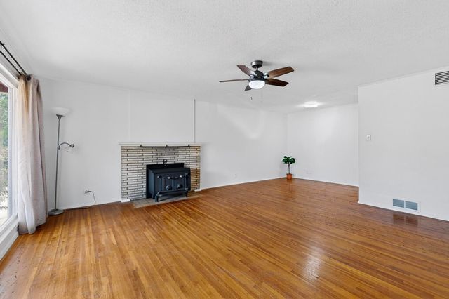 513 MESILLA Street NE, Albuquerque, NM 87108