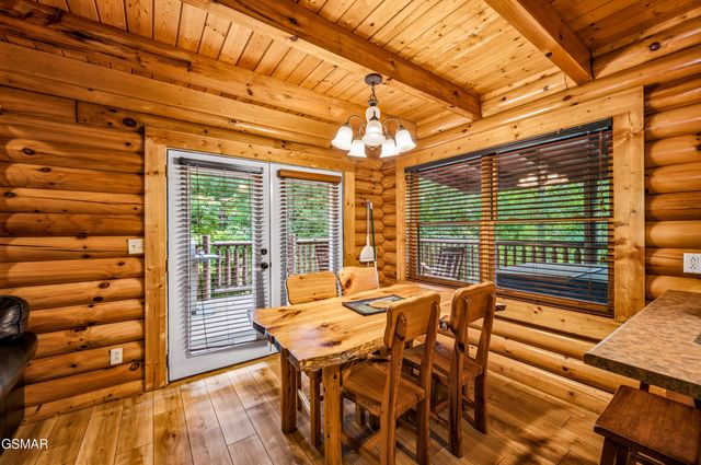 1857 Elk Springs Way, Gatlinburg, TN 37738