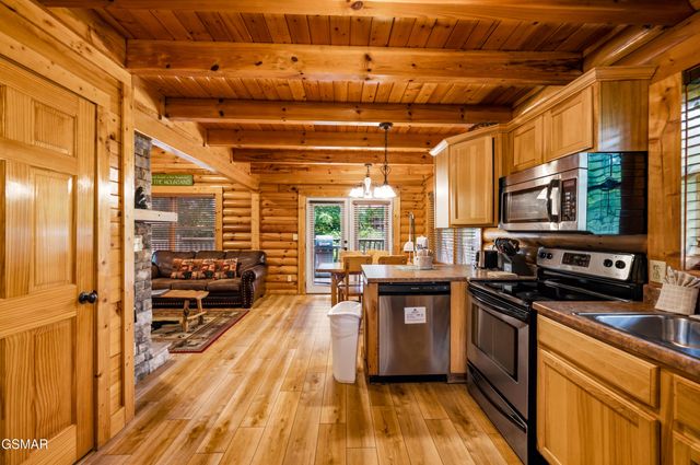 1857 Elk Springs Way, Gatlinburg, TN 37738