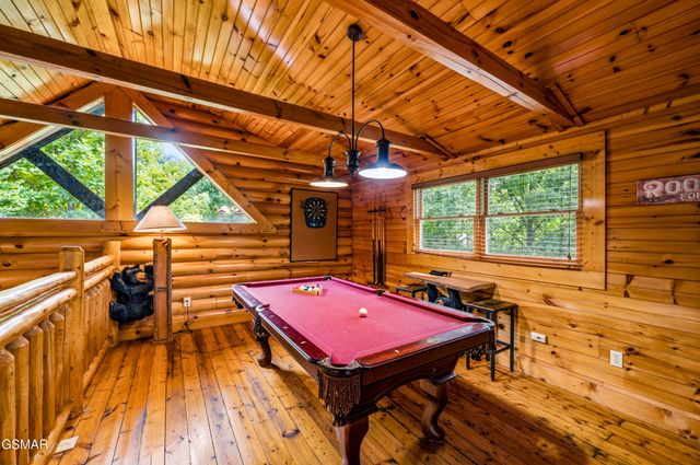 1857 Elk Springs Way, Gatlinburg, TN 37738